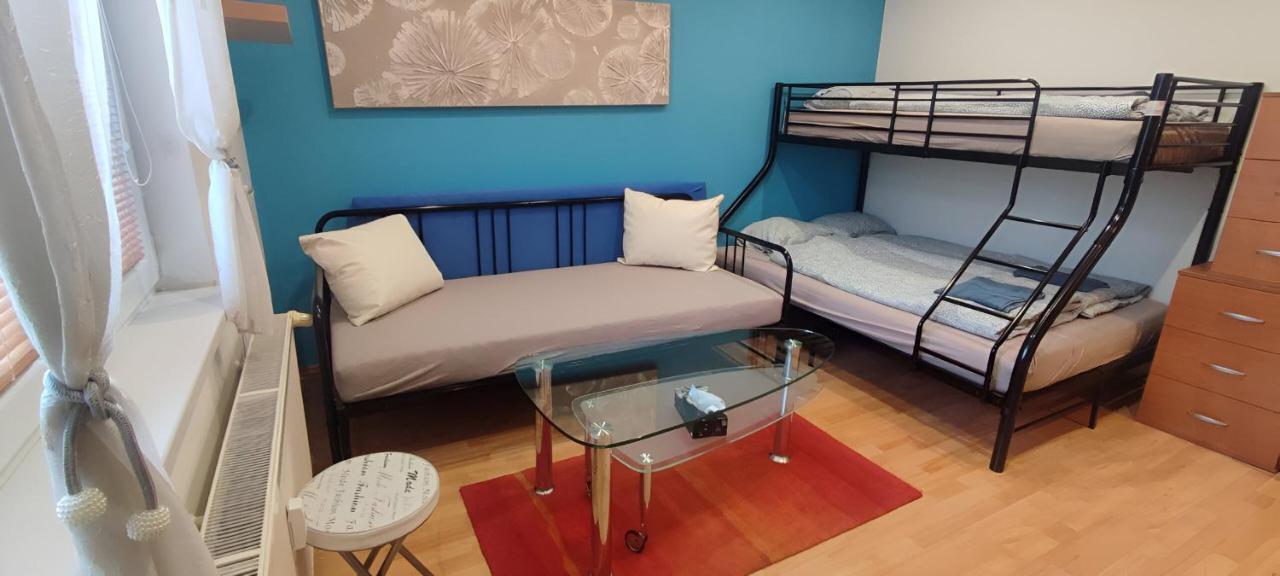 Blue Apartment In City Center, Best Location Bratislava Esterno foto